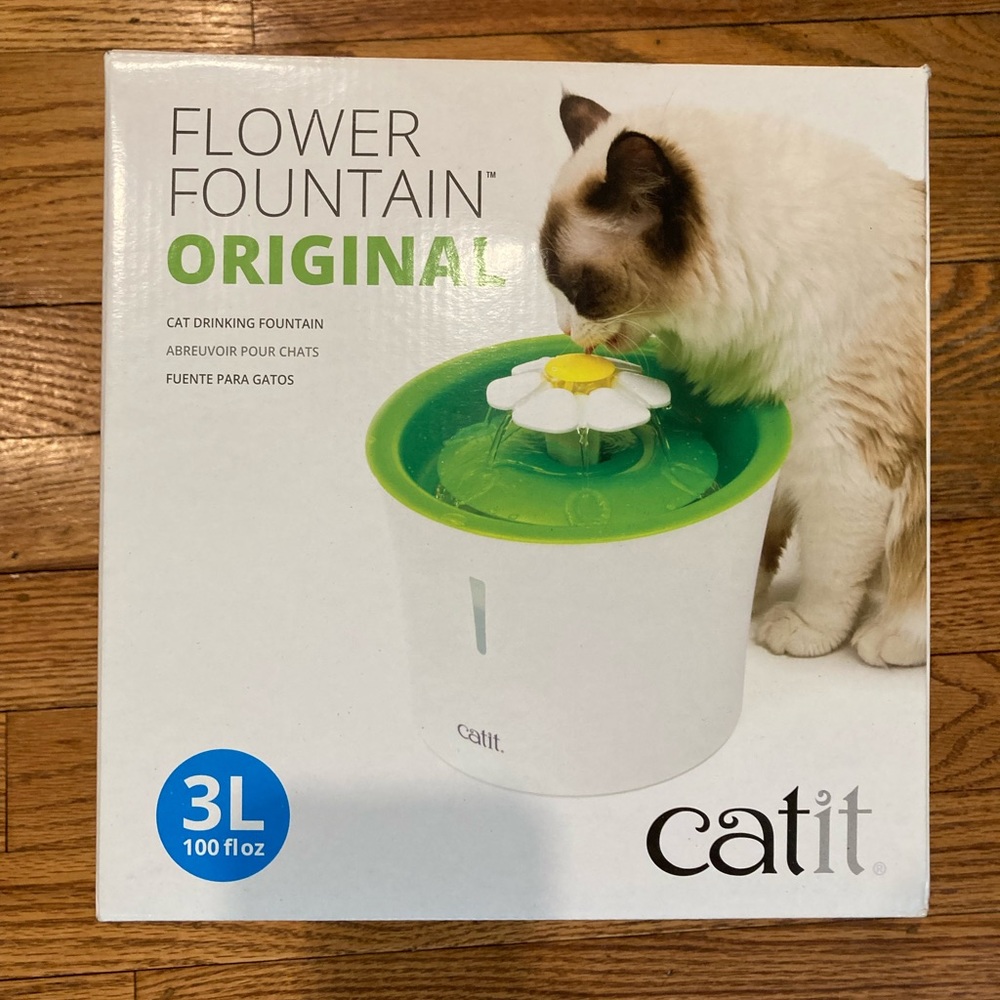 Cat water fountain